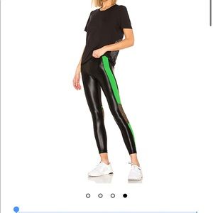 Koral 💚Emblem Infinity Cropped Legging